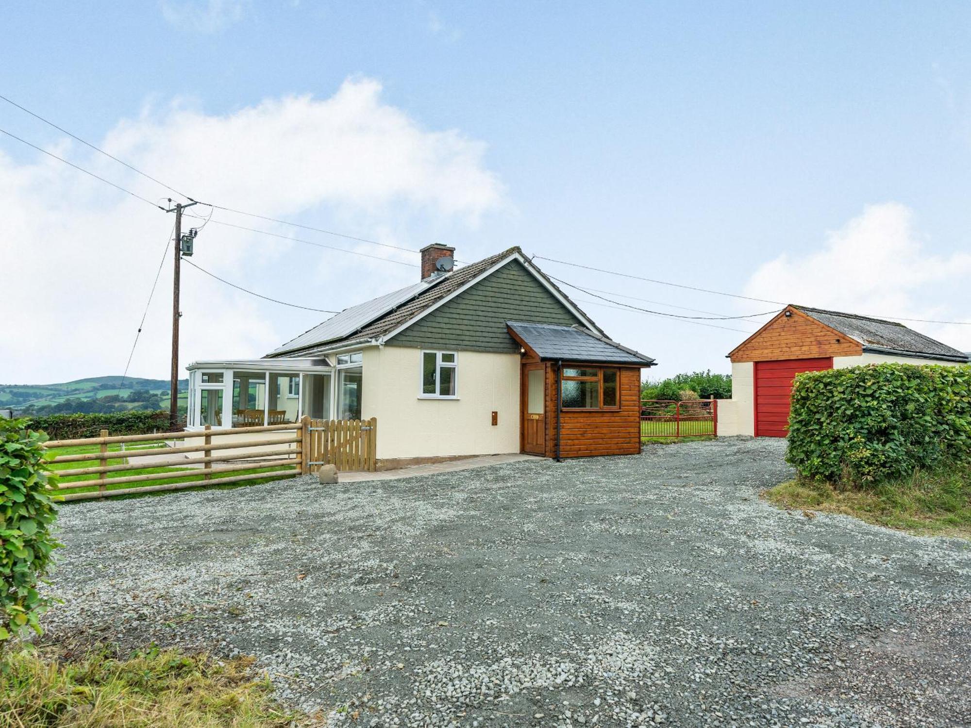 Villa Meadowcroft Bettws Disserth Exterior foto