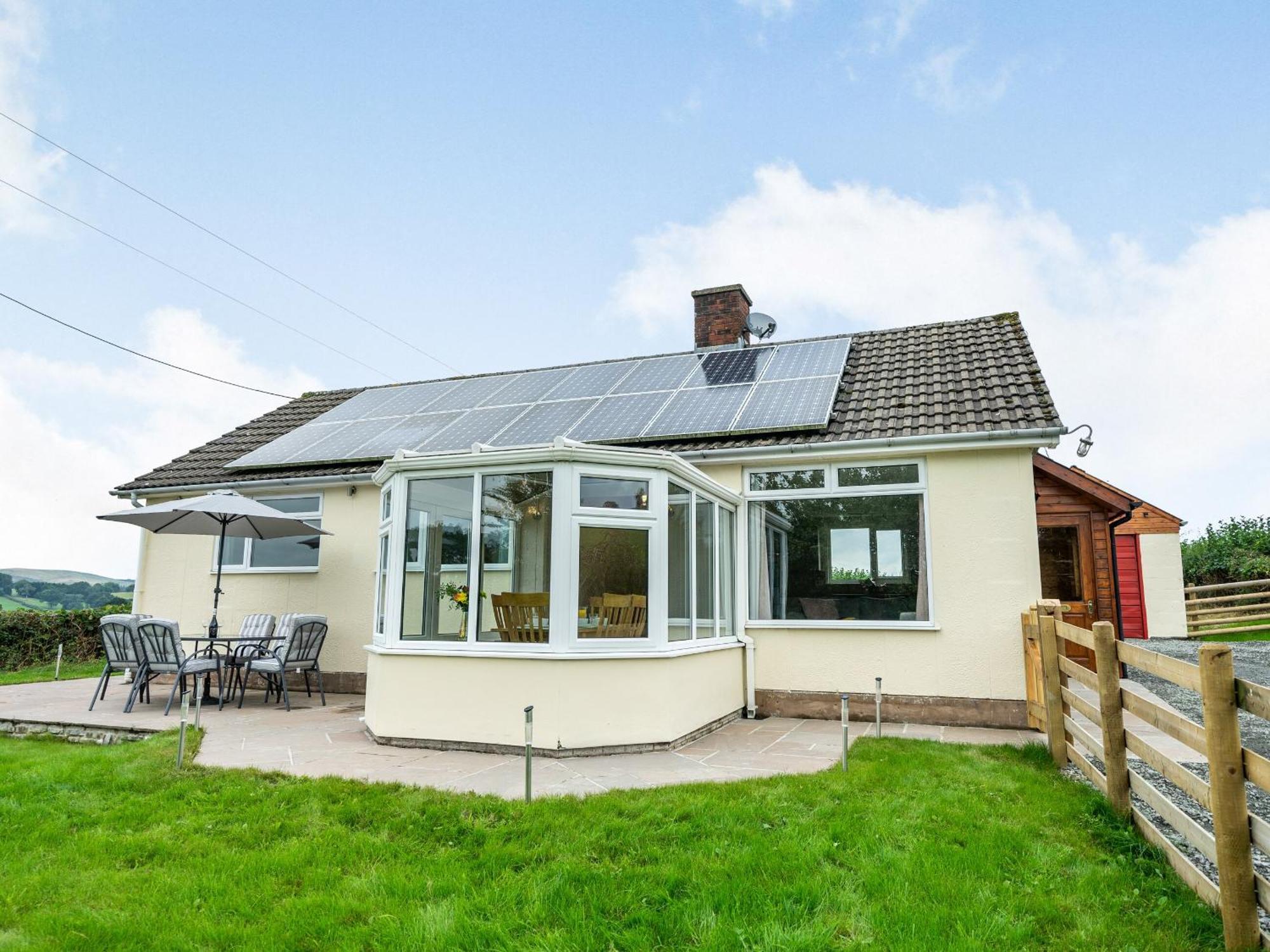 Villa Meadowcroft Bettws Disserth Exterior foto